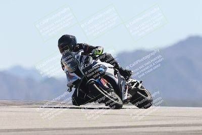 media/Oct-13-2025-Moto Forza (Mon) [[a66d839500]]/3-B Group/Session 4 (Turn 9)/